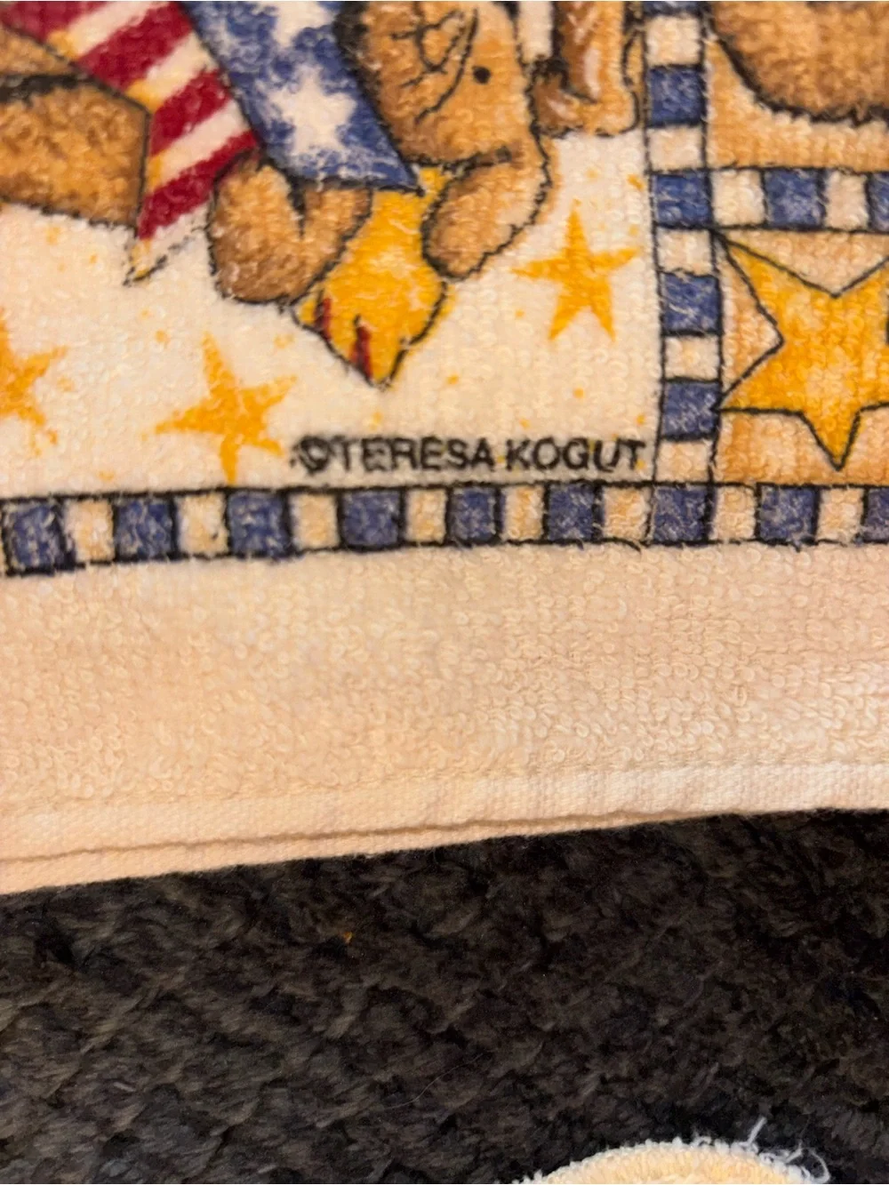Teresa Kogut vintage Americana bear themed hand towel and wash cloth set.